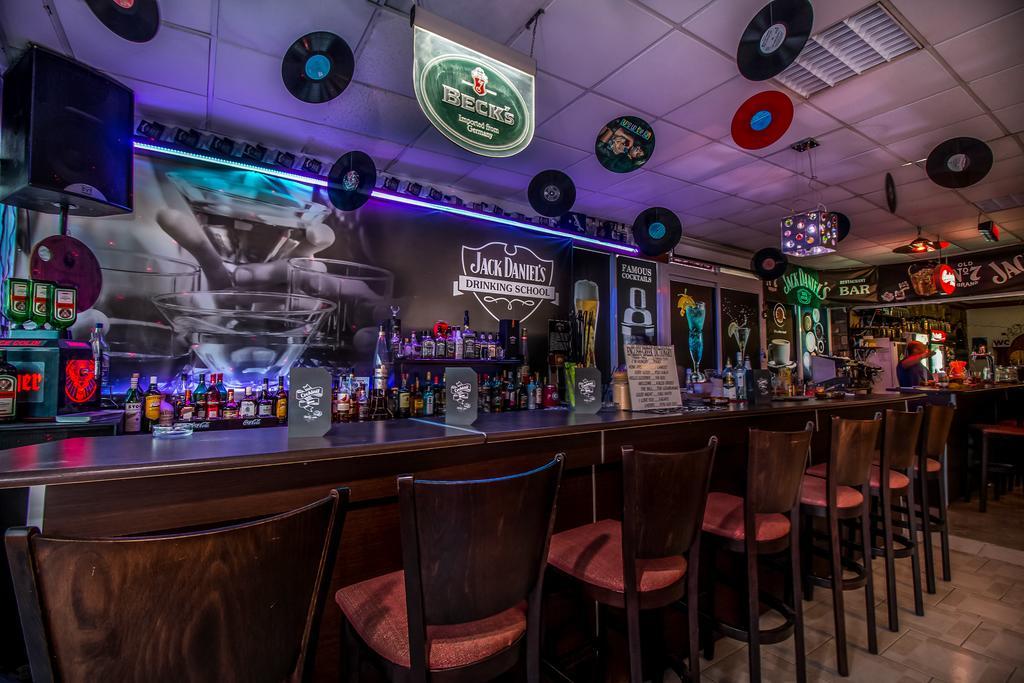 Апартаменты Jack Daniel Friends Фалираки Экстерьер фото